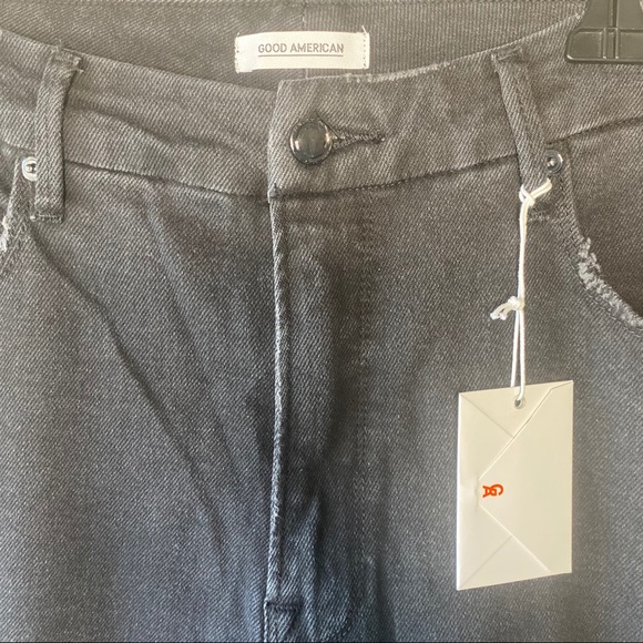 GOOD AMERICAN Good Curve Crop Skinny Raw Hem Jeans - Picture 6 of 10